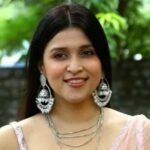 Bigg Boss 17: Mannara Chopra expresses wish to co-host Khatron Ke Khiladi 14? ullu-web-prime.com